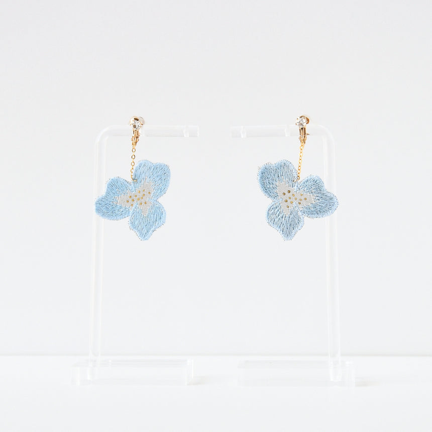 tint series pansy/earring S ice blue