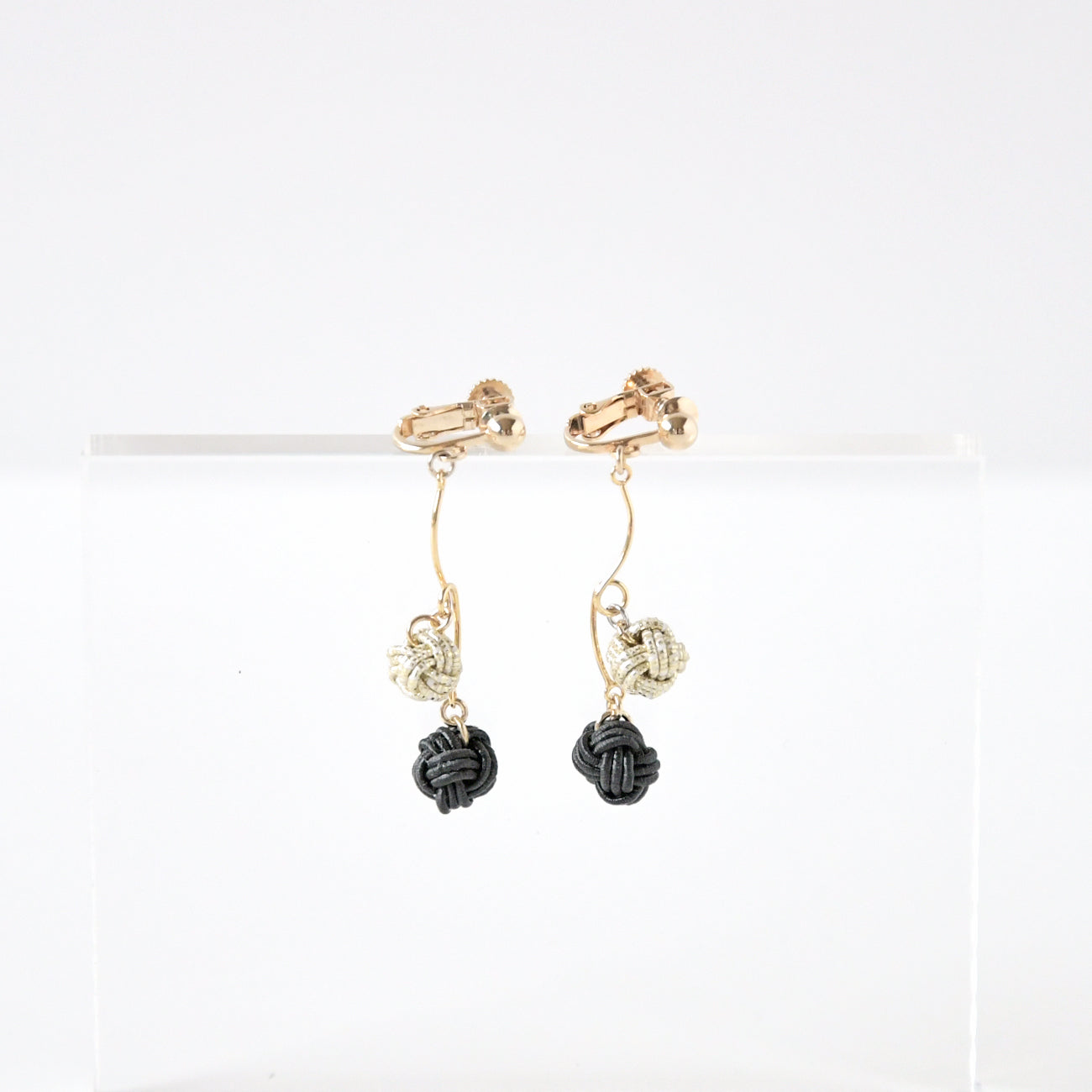 3色の淡路玉のピアス*【No.327】 玉結び（あわじ玉）のコツ