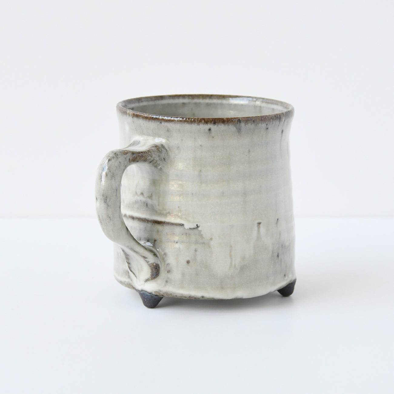 三本脚のマグカップ / no.2252 – MOCAD ONLINE SHOP