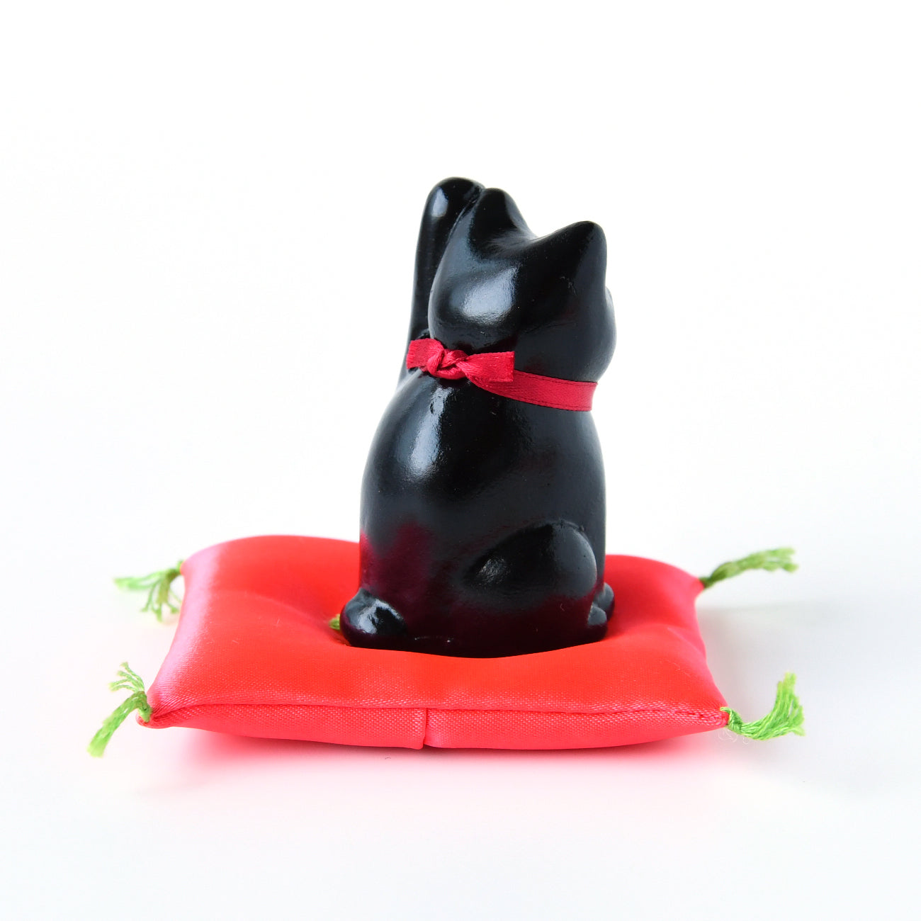 招き猫 左手 黒 一尺二寸 / 小田人形 招き猫 豆 / 小田人形 | 京都の伝統工芸品の通販サイト – MOCAD ONLINE