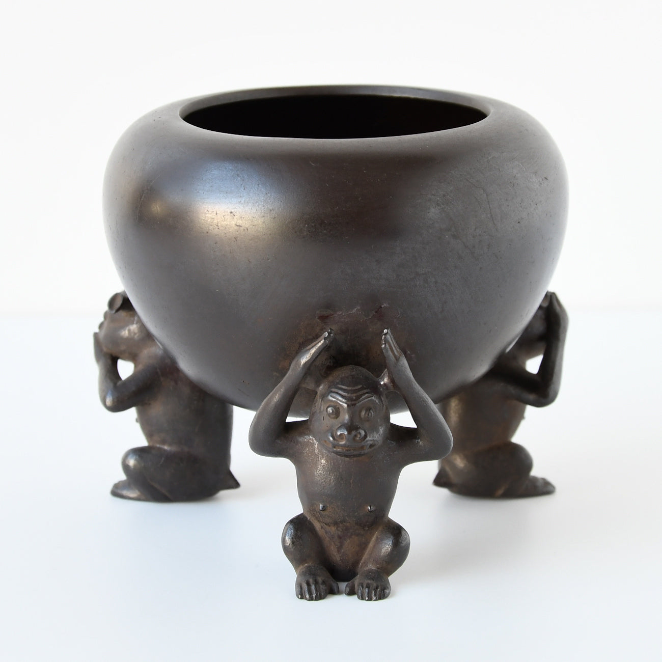 青銅 三猿香炉 | 京都の伝統工芸品の通販サイト – MOCAD ONLINE SHOP 青銅 三猿香炉 | 京都の伝統工芸品の通販サイト – MOCAD ONLINE SHOP