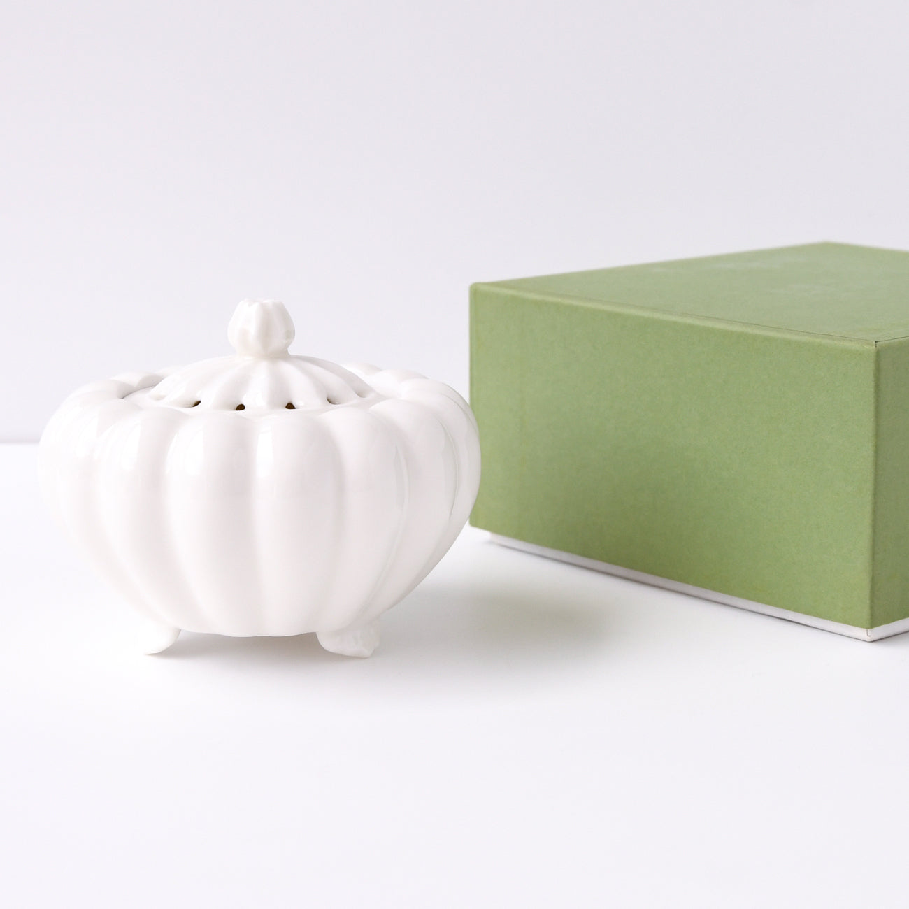 香炉 白磁 | 京都の伝統工芸品の通販サイト – MOCAD ONLINE SHOP
