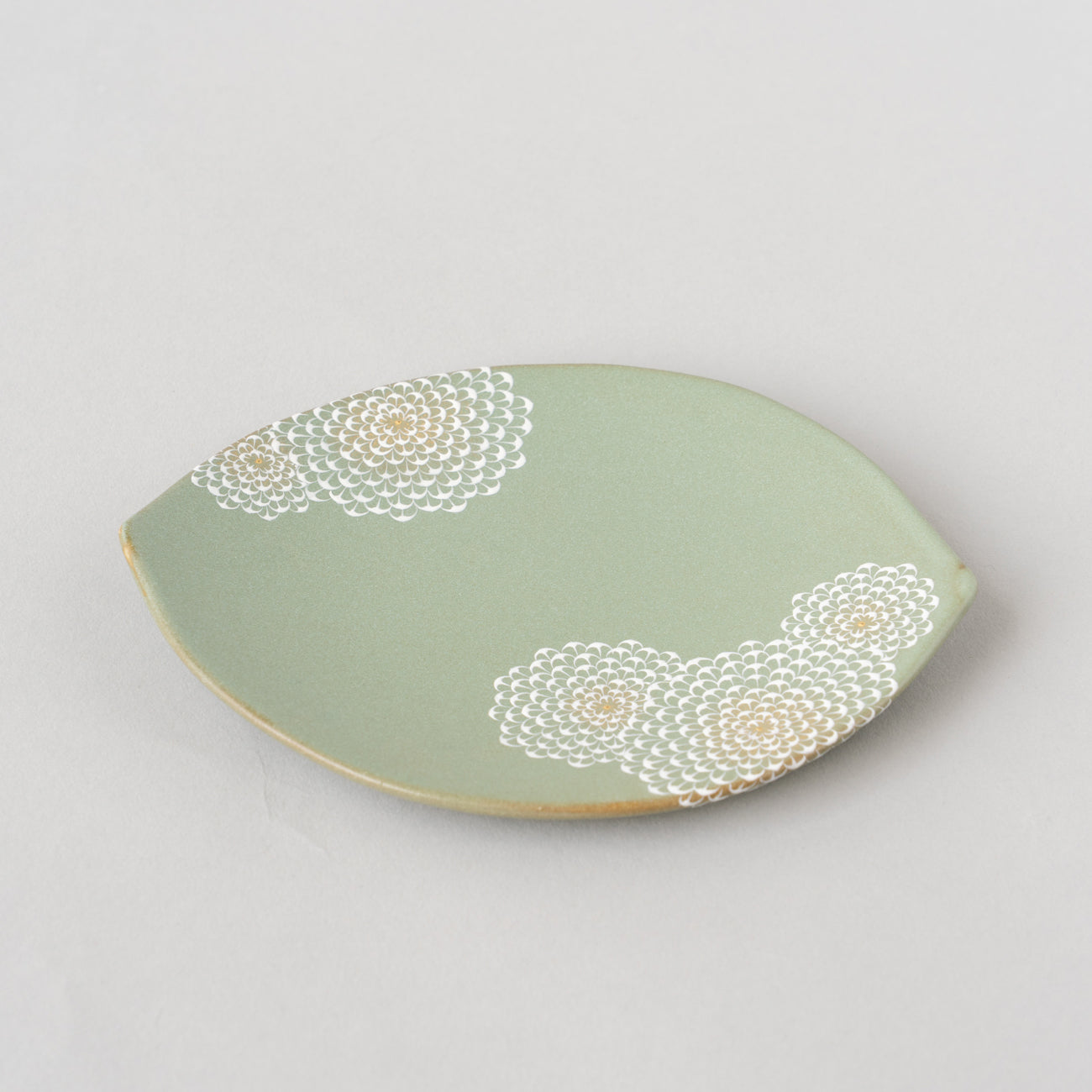 白菊金彩葉皿（緑）/ no.2777 – MOCAD ONLINE SHOP