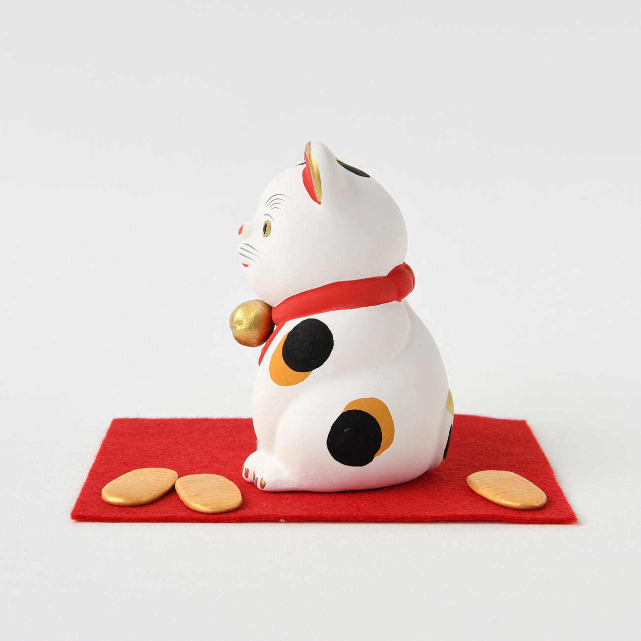 招き猫セット ダ36。小さな招き猫セット。1.5cmくらいの招き猫です！いかがでしょうか？