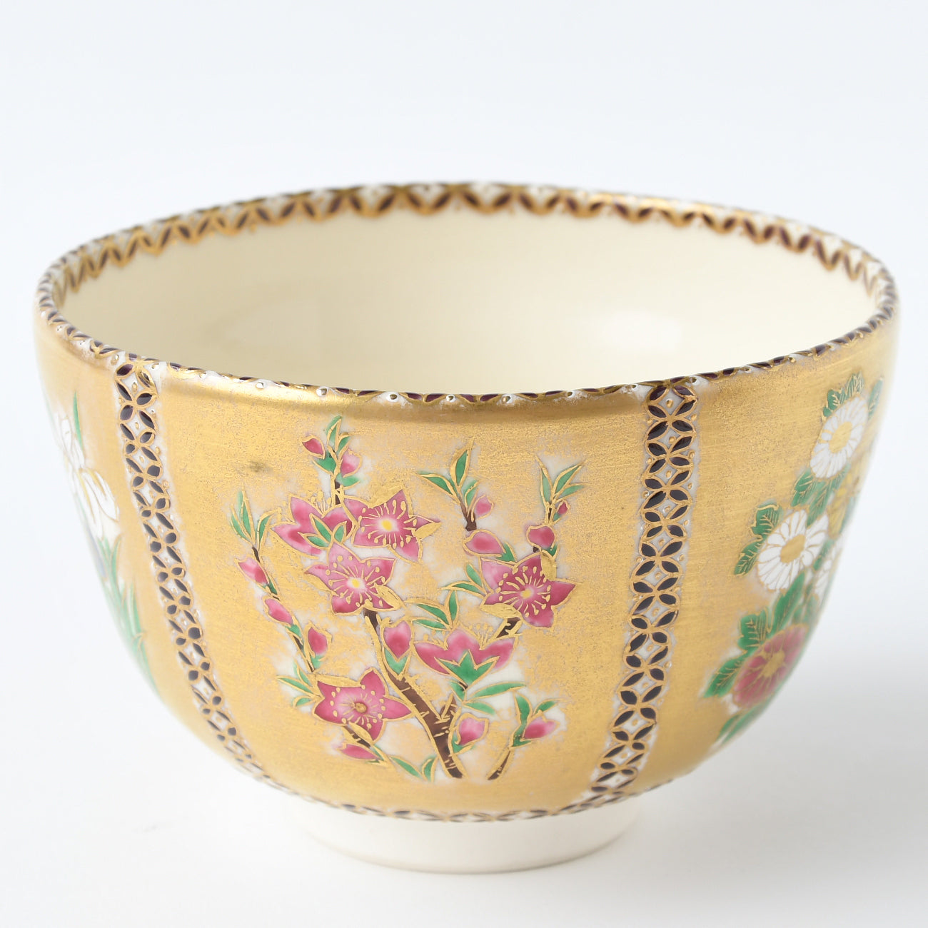 金彩四季草花茶盌 / no.3136 | 京都の伝統工芸品の通販サイト – MOCAD