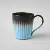 釉泥彩マグカップ 黒×青