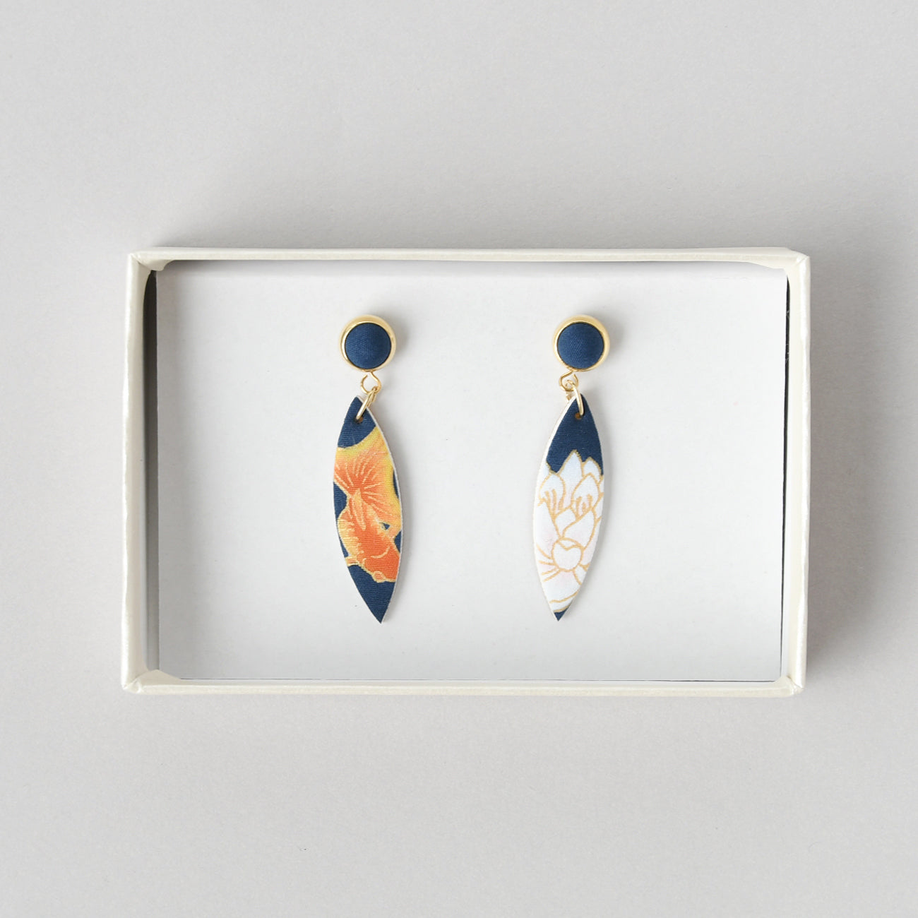 手描友禅 金魚に睡蓮 ピアス / no.3514 | 京都の伝統工芸品の通販