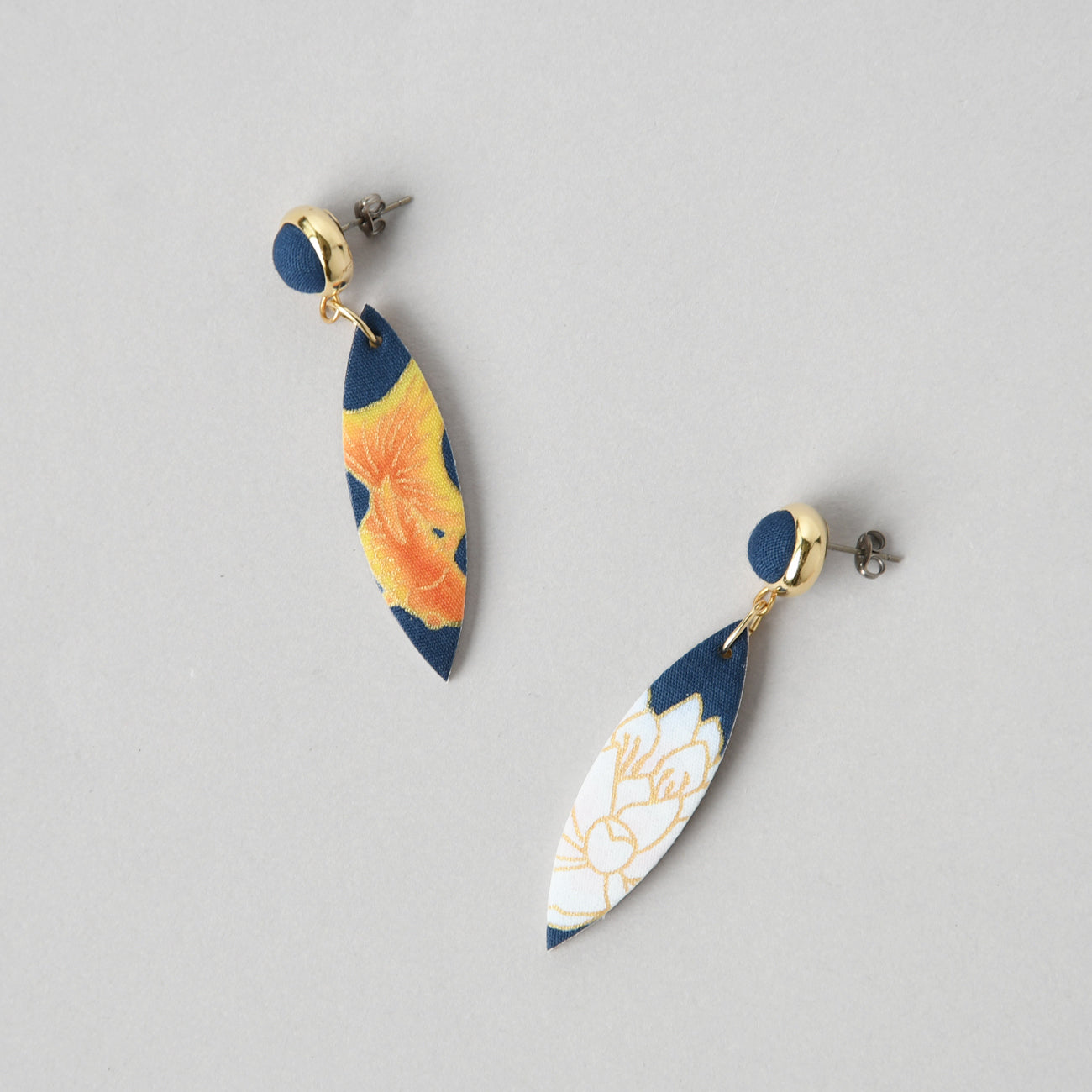 手描友禅 金魚に睡蓮 ピアス / no.3514 | 京都の伝統工芸品の通販