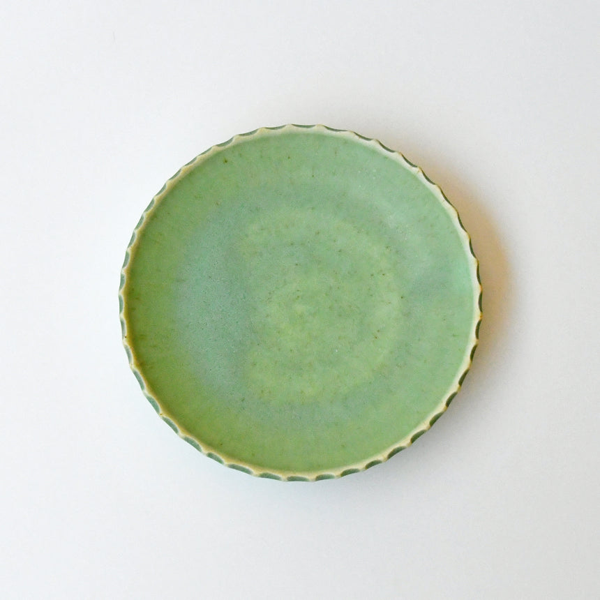 緑釉　彫り小皿　no1066