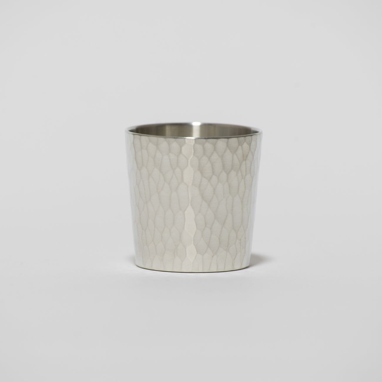 錫 ぐい吞み 小 / no.1616 | 京都の伝統工芸品の通販サイト – MOCAD
