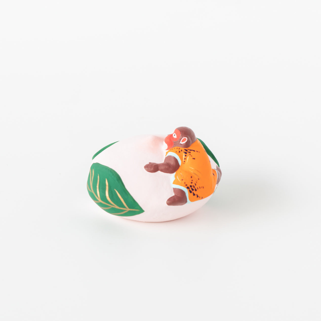 伏見人形 桃持ち猿（盃） | 京都の伝統工芸品の通販サイト – MOCAD