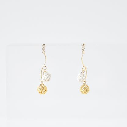 水引 玉結びピアス　白金