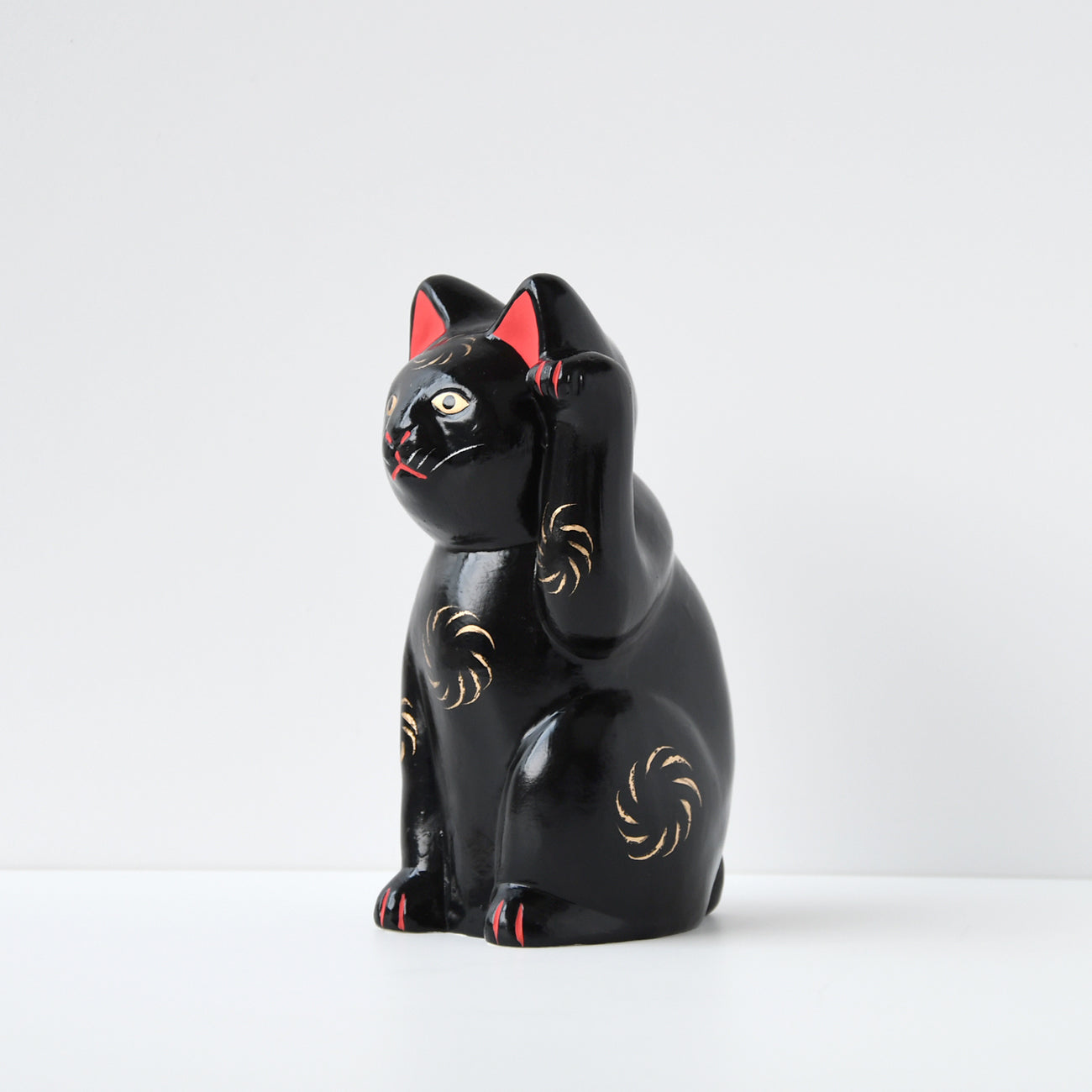 伏見人形 黒招き猫| 京都の伝統工芸品の通販サイト – MOCAD ONLINE SHOP