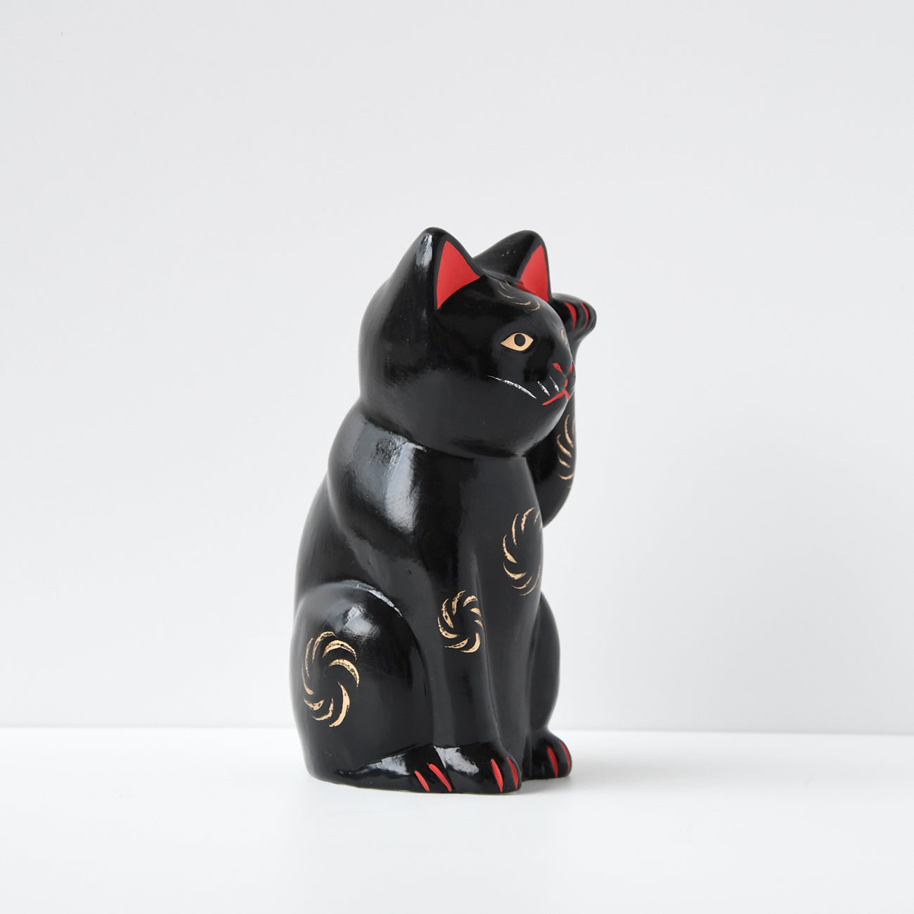 伏見人形 黒招き猫| 京都の伝統工芸品の通販サイト – MOCAD ONLINE SHOP