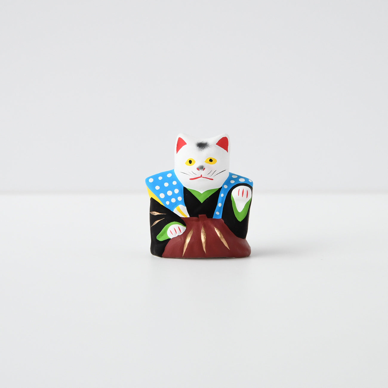 伏見人形 裃招き猫（小・左手） – MOCAD ONLINE SHOP