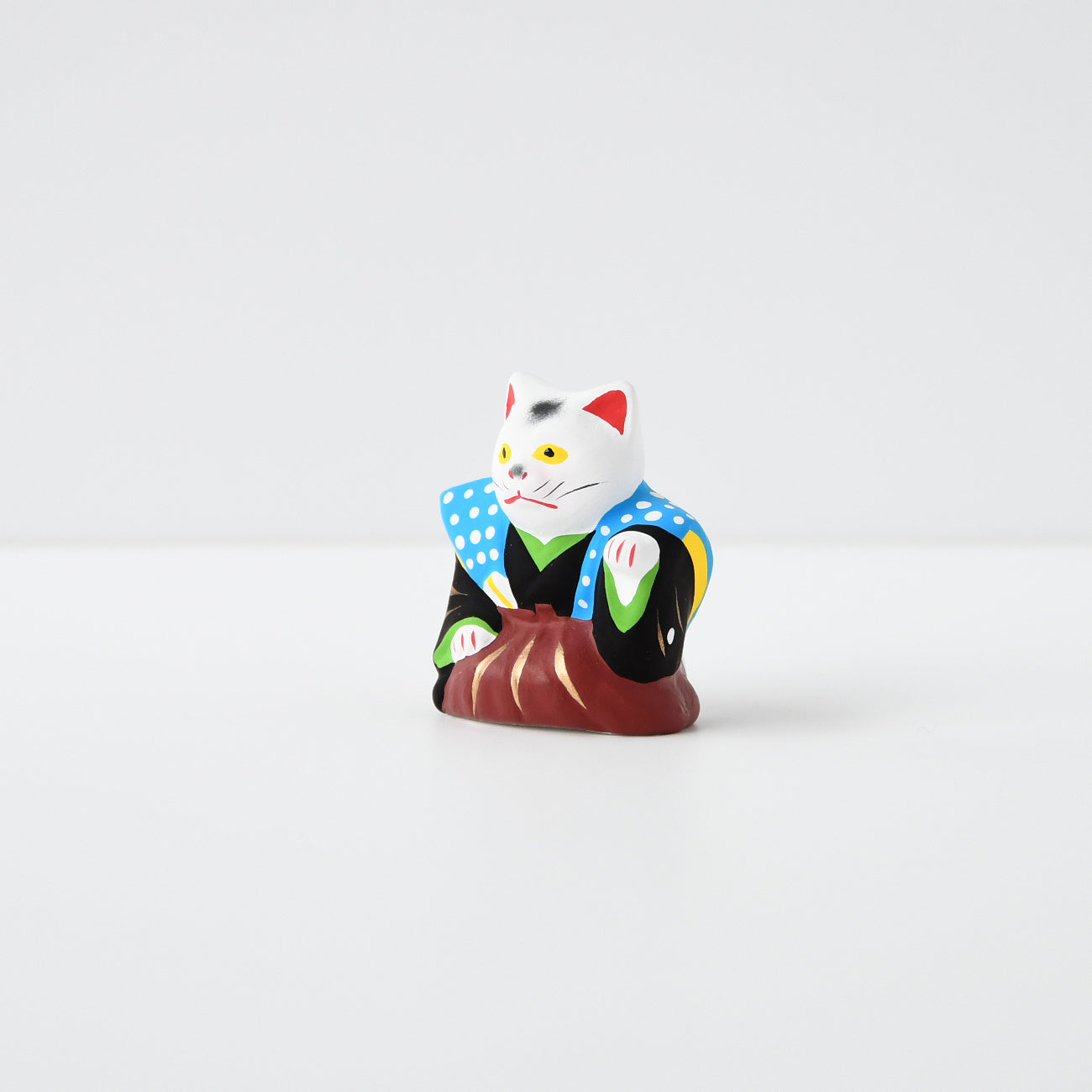 伏見人形 裃招き猫（小・左手） | 京都の伝統工芸品の通販サイト