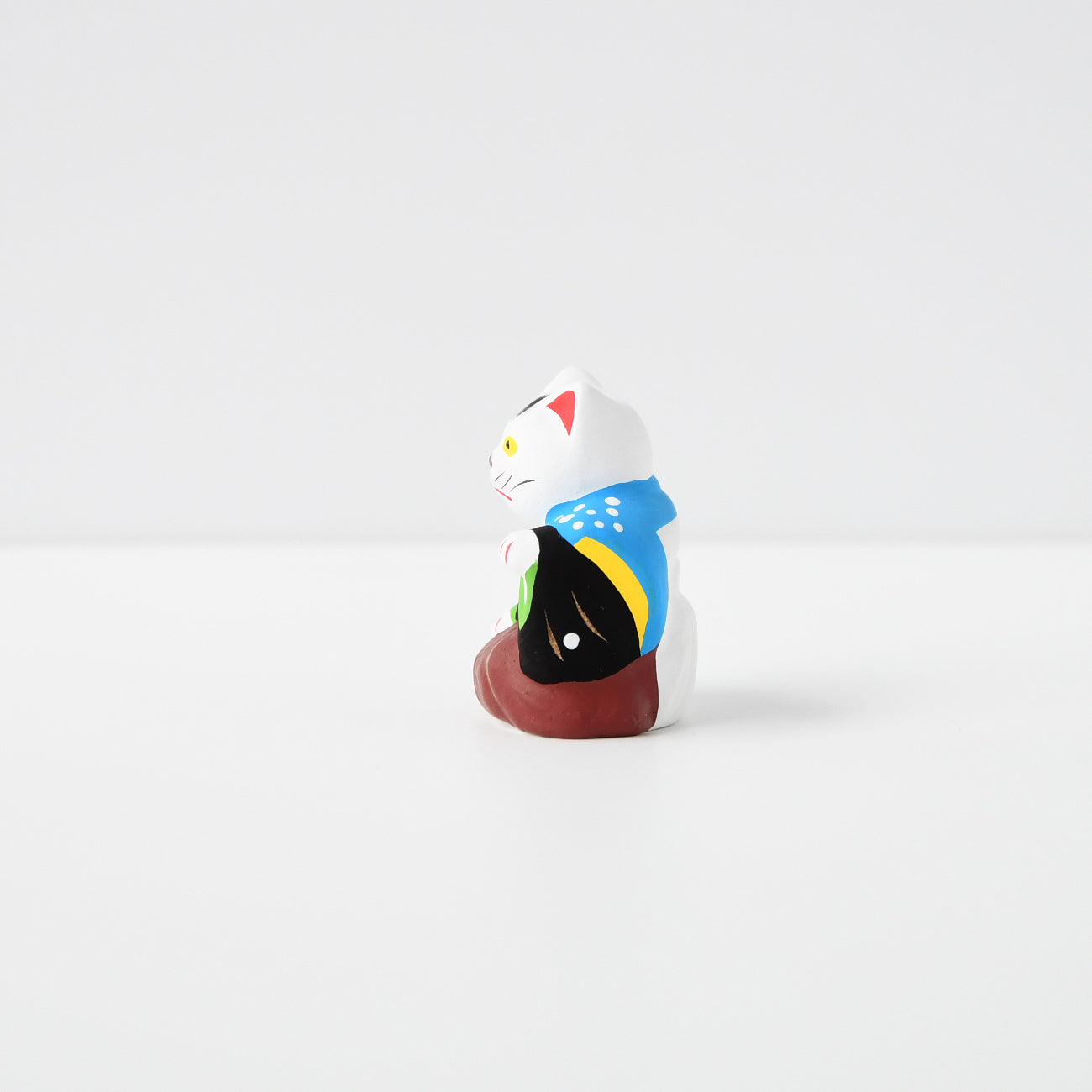 伏見人形 裃招き猫（小・左手） | 京都の伝統工芸品の通販サイト