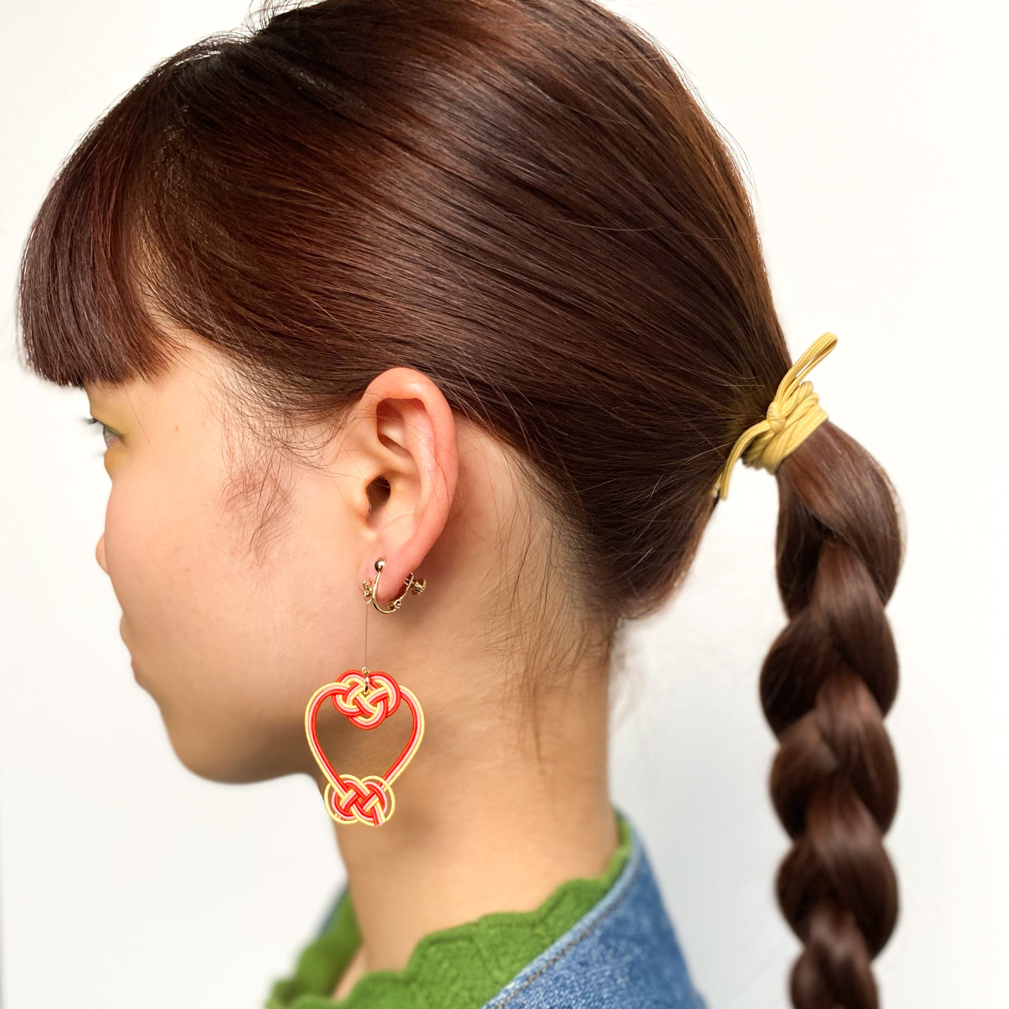 Ojas［おじゃす］ × 水引工芸 / ハートイヤリング オレンジ – MOCAD